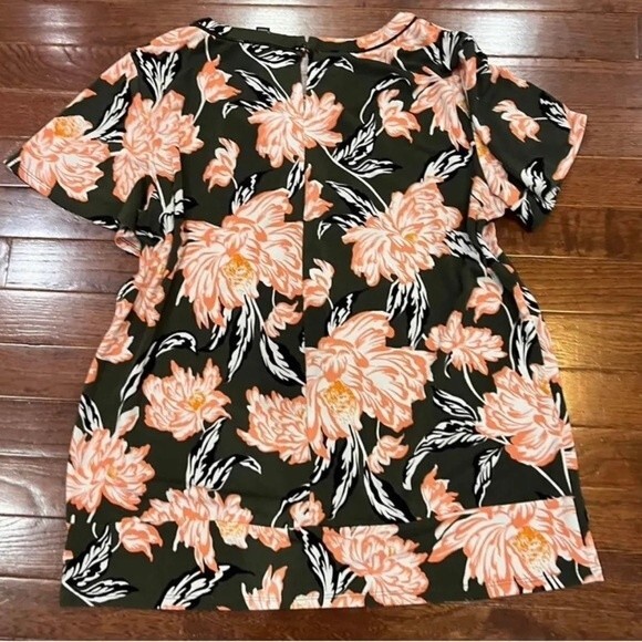 Roz & Ali army green and coral floral top size medium - Picture 2 of 6